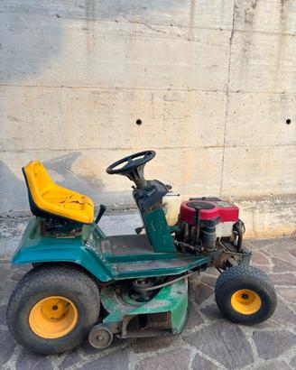 Trattorino tagliaerba MTD