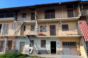 CASA SEMINDIPENDENTE A BARBANIA