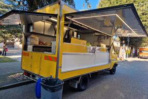 Food Truck Renault B90 Patente C - Pronto all'uso