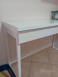 Scrivania bianca IKEA 