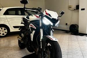 TRIUMPH STREET TRIPLE S