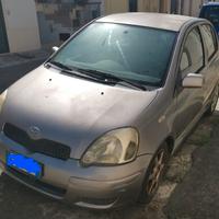 TOYOTA Yaris - 2005