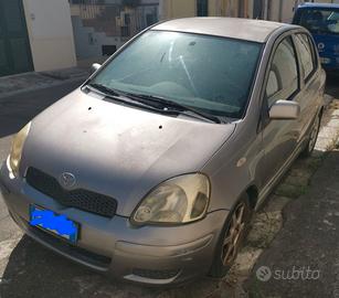 TOYOTA Yaris - 2005