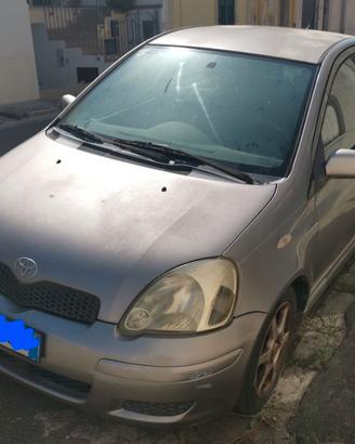 TOYOTA Yaris - 2005