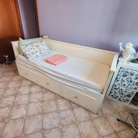 letto/divano IKEA modello HEMNES