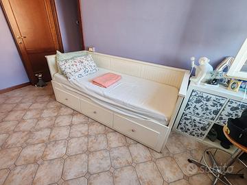 letto/divano IKEA modello HEMNES