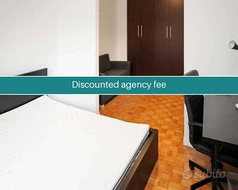 Stanza in appartamento di 127 m² a Milano