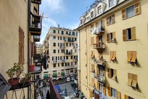 5 LOCALI A GENOVA