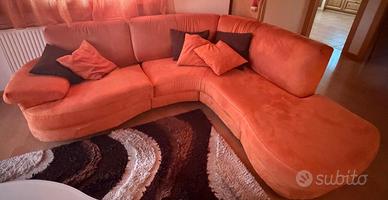 Divano arancione