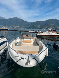Barca Saver 550 con motore Honda 40 cv