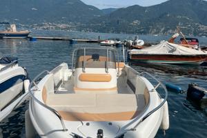 Barca Saver 550 con motore Honda 40 cv