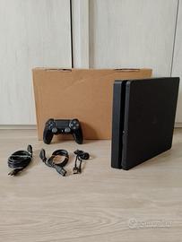 PS4 Slim 1Tb + Accessori completi | Testata