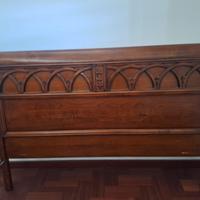 Camera da letto in legno di castagno