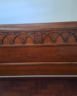 Camera da letto in legno di castagno