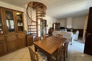 3 LOCALI A SOLTO COLLINA