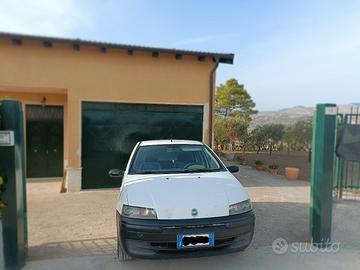 Auto Fiat Punto 