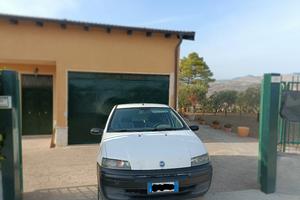 Auto Fiat Punto 