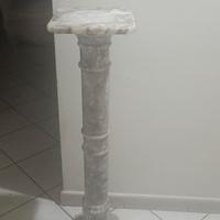 Colonnina in marmo