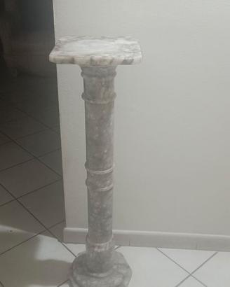 Colonnina in marmo