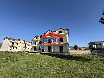 Villa di 180 m² con 3 locali e box auto doppio a S