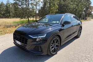 Audi Q8 50 TDI 286 CV quattro S-line identity BLAC