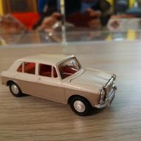 Spot On - MG 1100.  No mebetoys politoys 