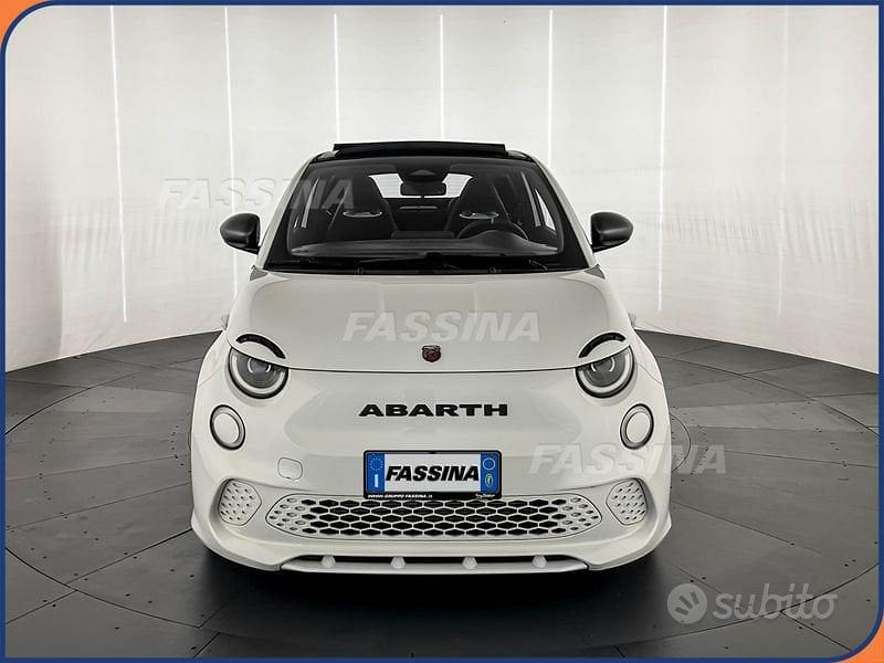 Abarth 500E 2024 photo 2