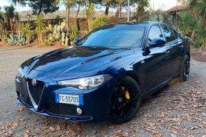 alfa romeo giulia 2.2 diesel  con soli 30 mila km