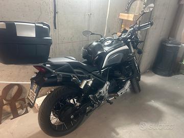 Moto Guzzi V850TT 2022