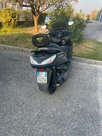Scooter Majesty 400