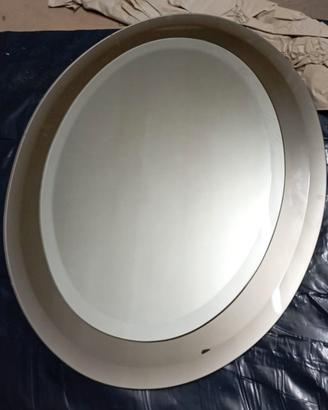 specchio bagno con accessori