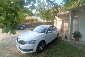Skoda Octavia berlina a metano 