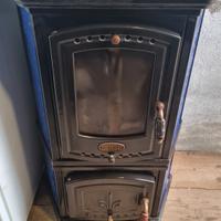 Stufa a legna in ghisa