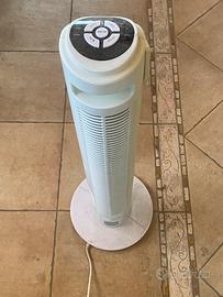 Ventilatore a colonna bianco con telecomando