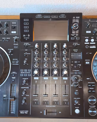 Pioneer XDJ-XZ + Custodia Magma (Pari al nuovo)