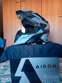 Casco Airoh Commander