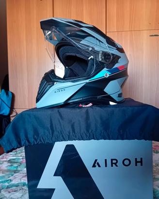 Casco Airoh Commander