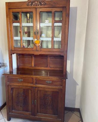 Credenza a vetrina
