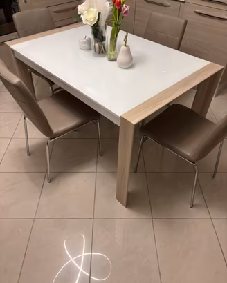 Tavolo da pranzo