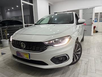 Fiat Tipo 1.6 Mjt 120cv 5P LOUNGE LED/R17 DA VETRI