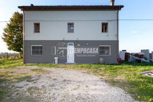 casa indipendente con giardino