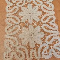 Centrotavola rettangolare in pizzo di Cantù