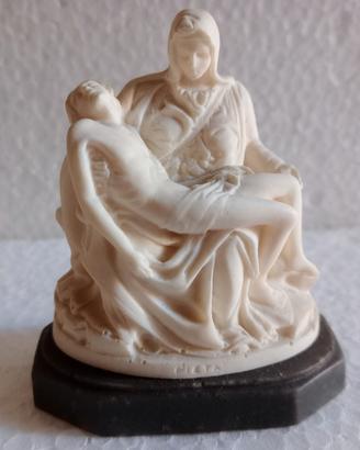 Statuina "La Pietà" di Michelangelo alta 7, 7 cm