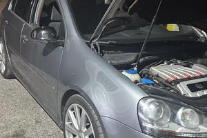 Volkswagen golf 5 r32