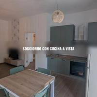 FiANO ROMANO MONOLOCALE ARREDATO CON BALCONE