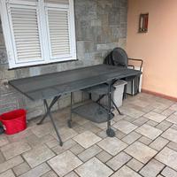 Tavolo da esterno con sedie
