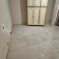 armadio comodino e giroletto matrimoniale