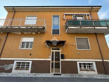 2 LOCALI A CORTEOLONA E GENZONE
