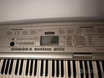 Tastiera Yamaha portable  grand dgx 500