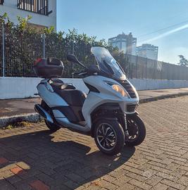 PEUGEOT METROPOLIS 400